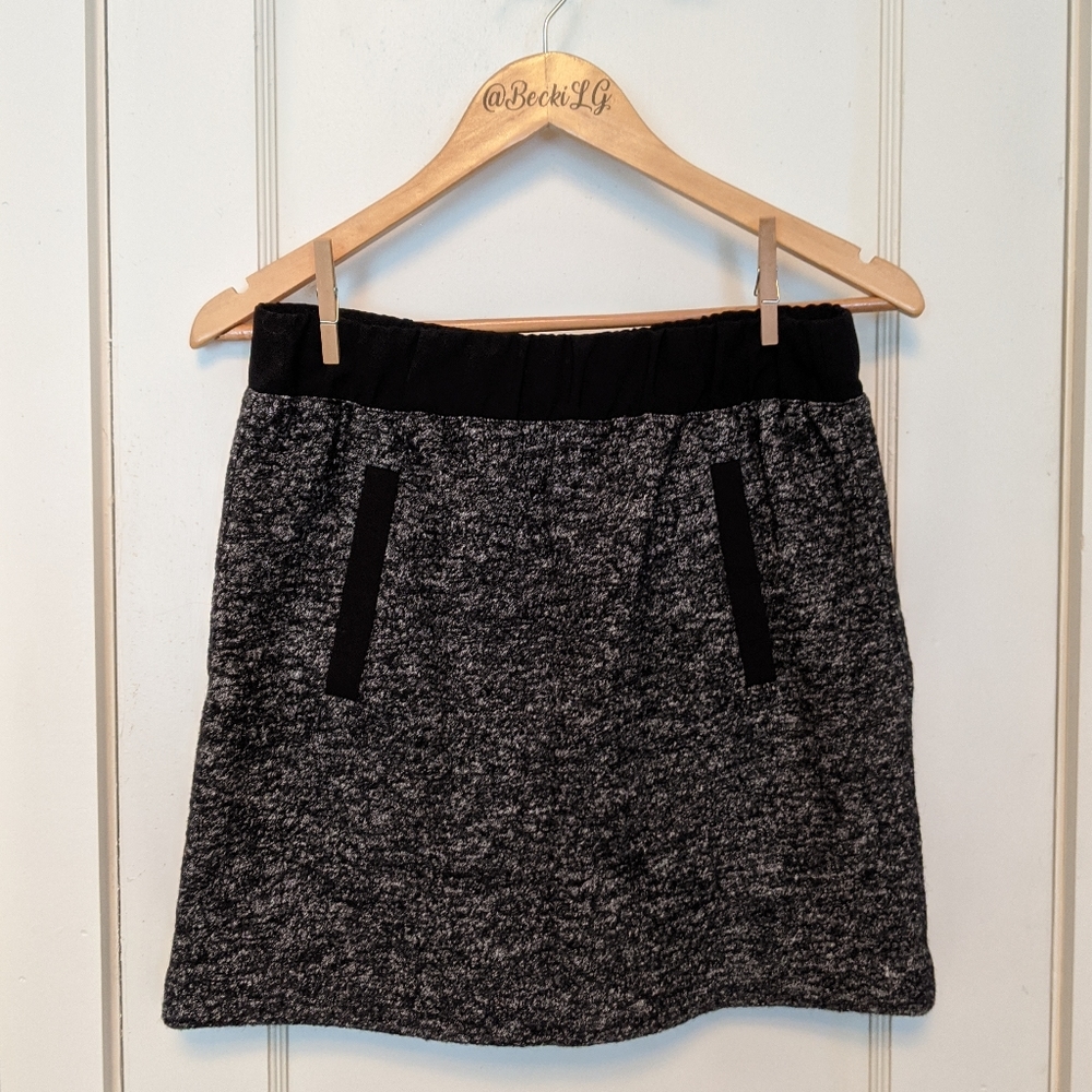 LOFT Gray and Black Fall to Winter Skirt